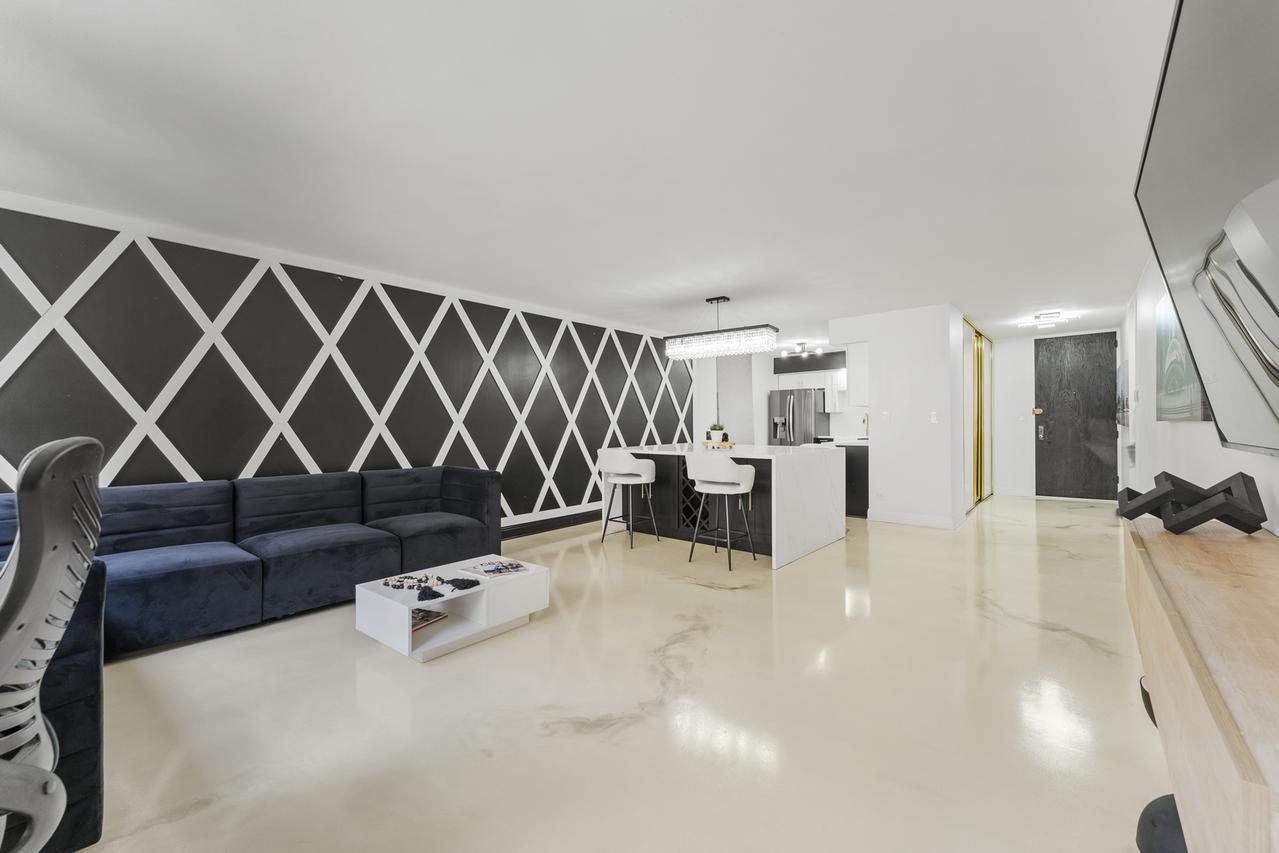 201 E Chestnut St. #11E, Chicago, IL 60611
