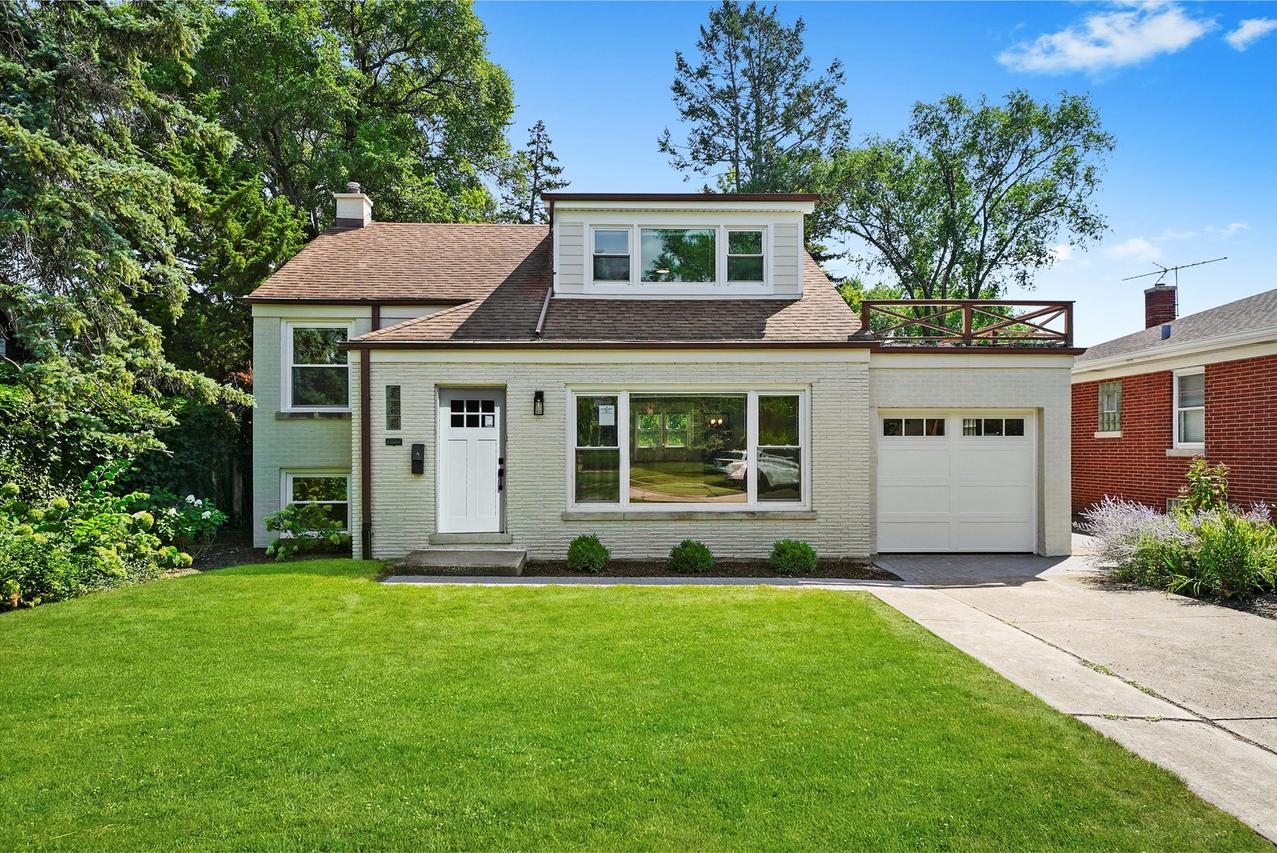 141 N Peck Ave., La Grange, IL 60525