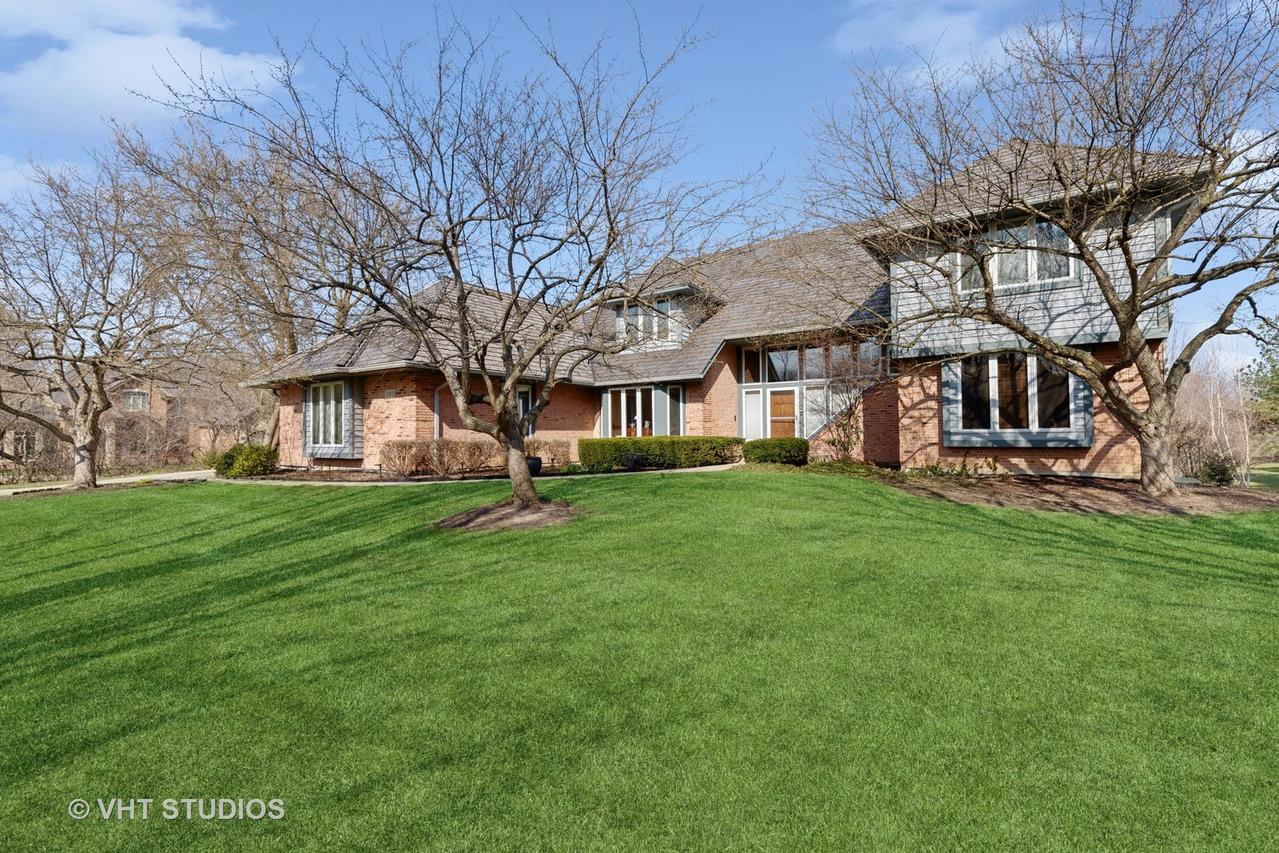 1512 Sunnyview Rd., Libertyville, IL 60048