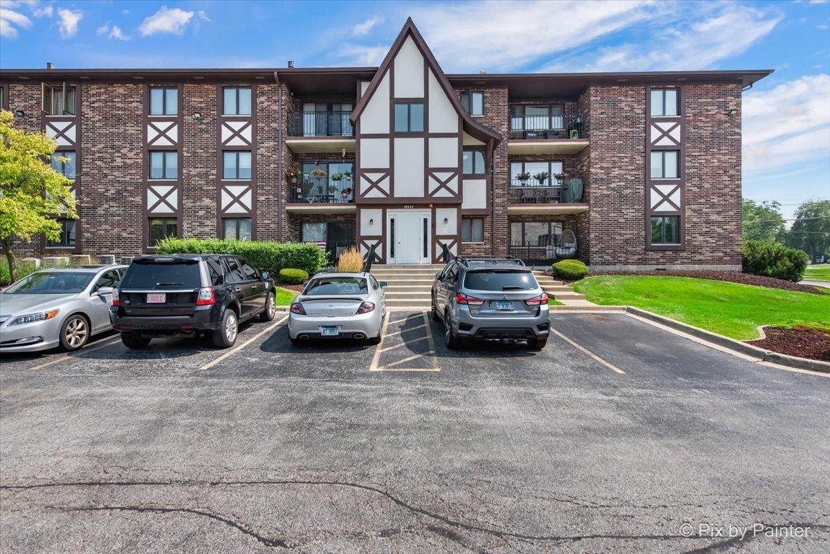 10532 Ridge Cove Dr. #18A, Chicago Ridge, IL 60415