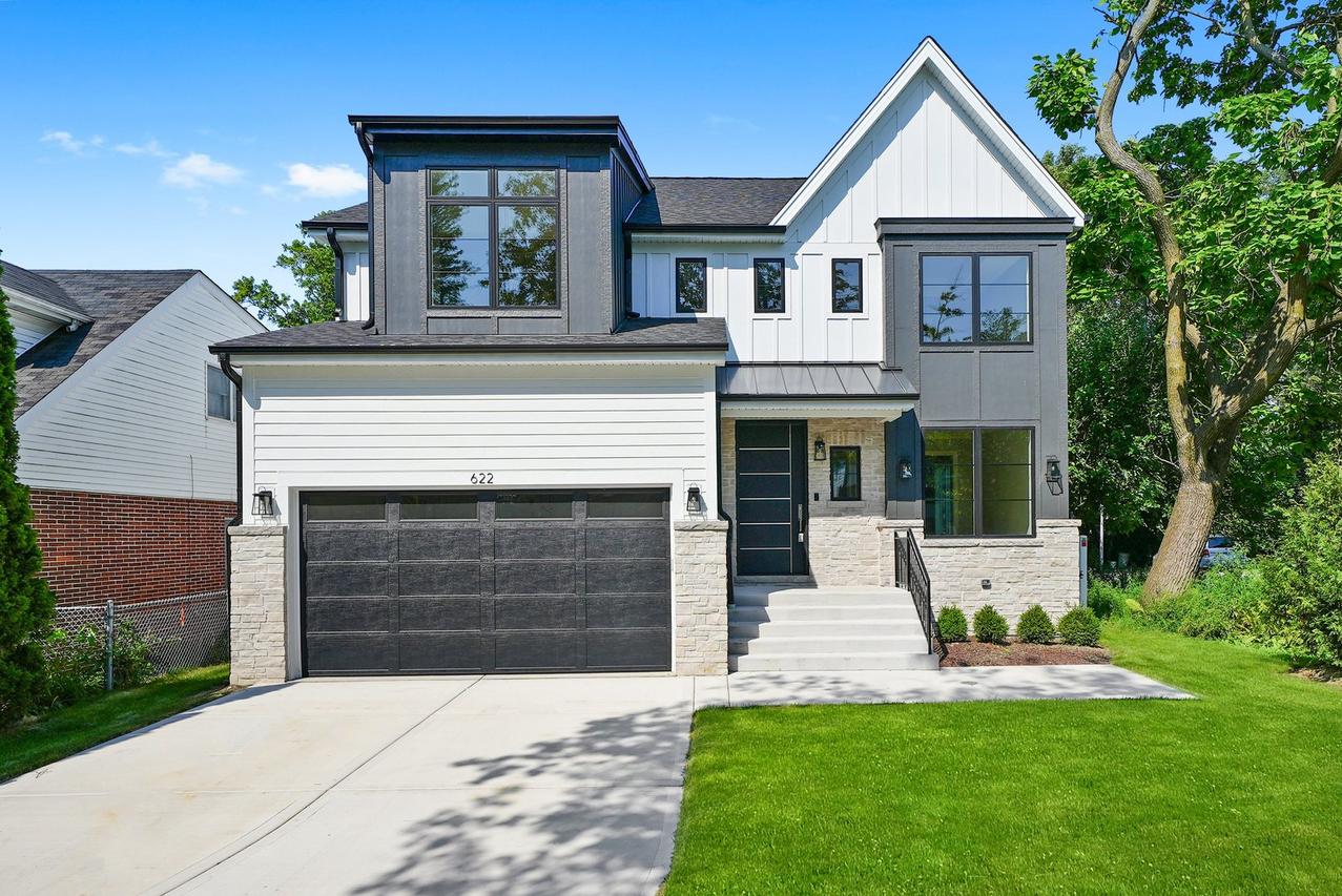 622 S Euclid Ave., Elmhurst, IL 60126