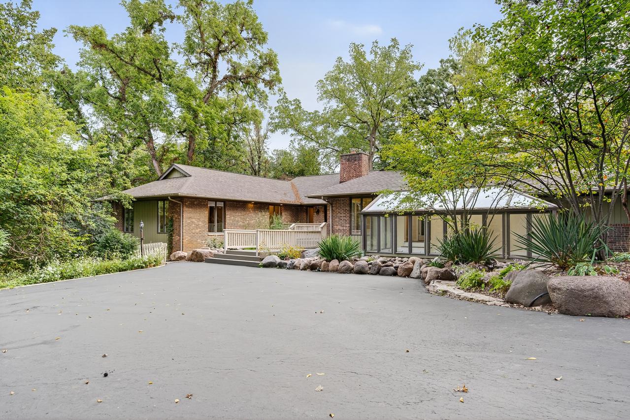 21265 W East Cuba Rd., Kildeer, IL 60047