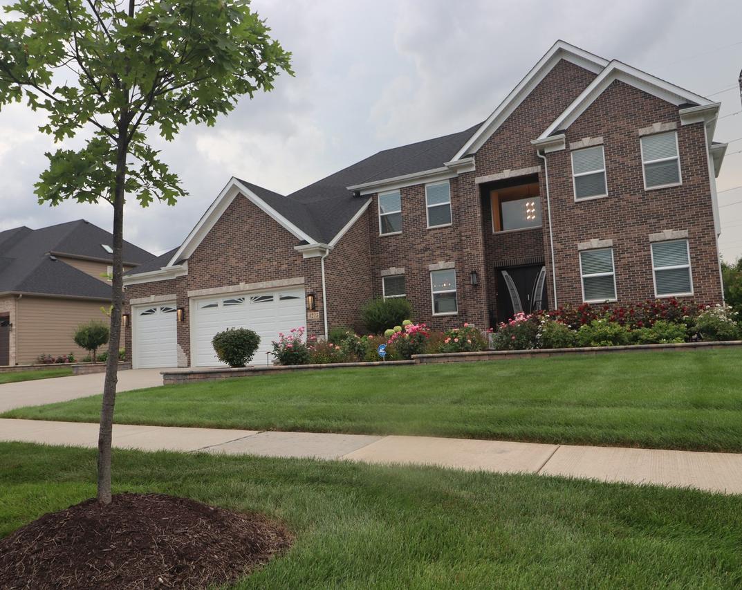 4215 Chinaberry Ln., Naperville, IL 60564
