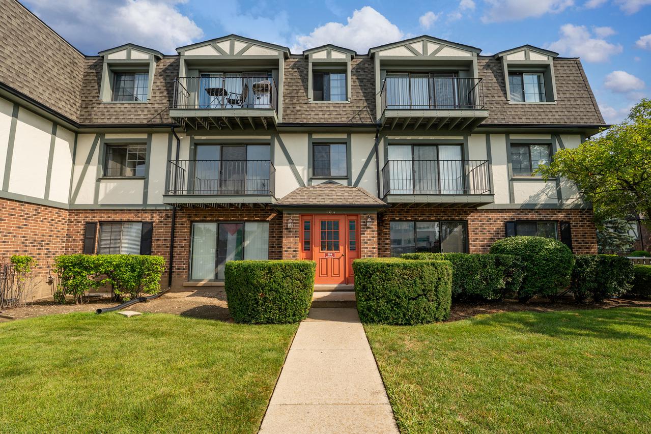 104 Seeple Dr. #C, Buffalo Grove, IL 60089