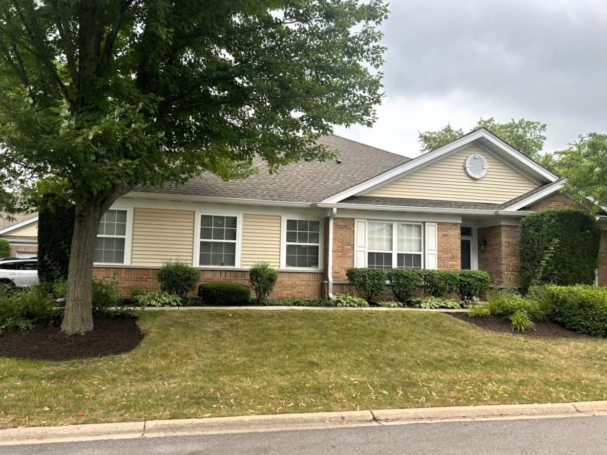 285 Enfield Ln., Grayslake, IL 60030