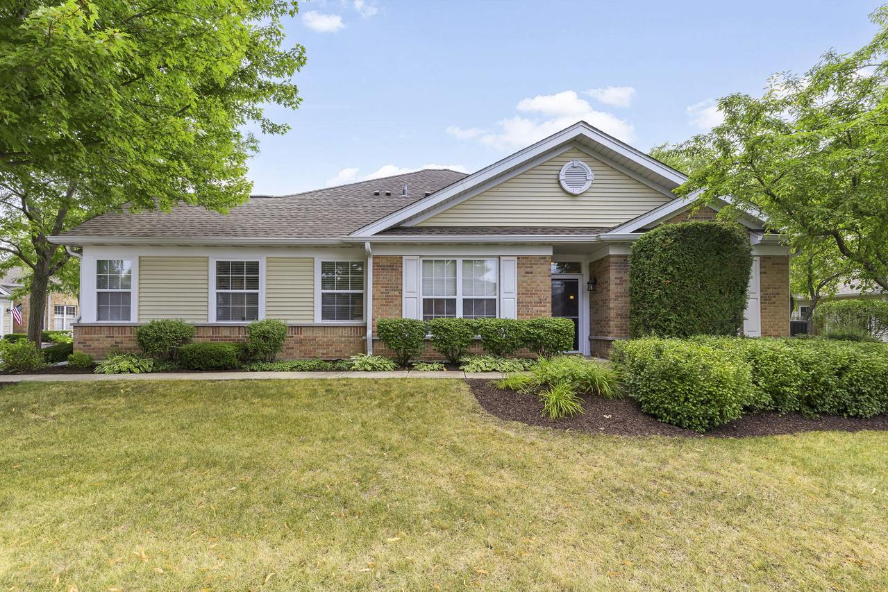 285 Enfield Ln., Grayslake, IL 60030