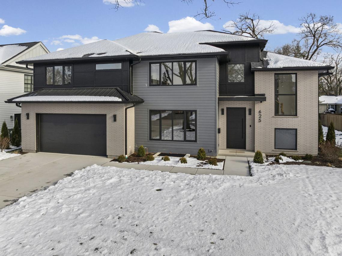 625 Wissing Ln., Glenview, IL 60025