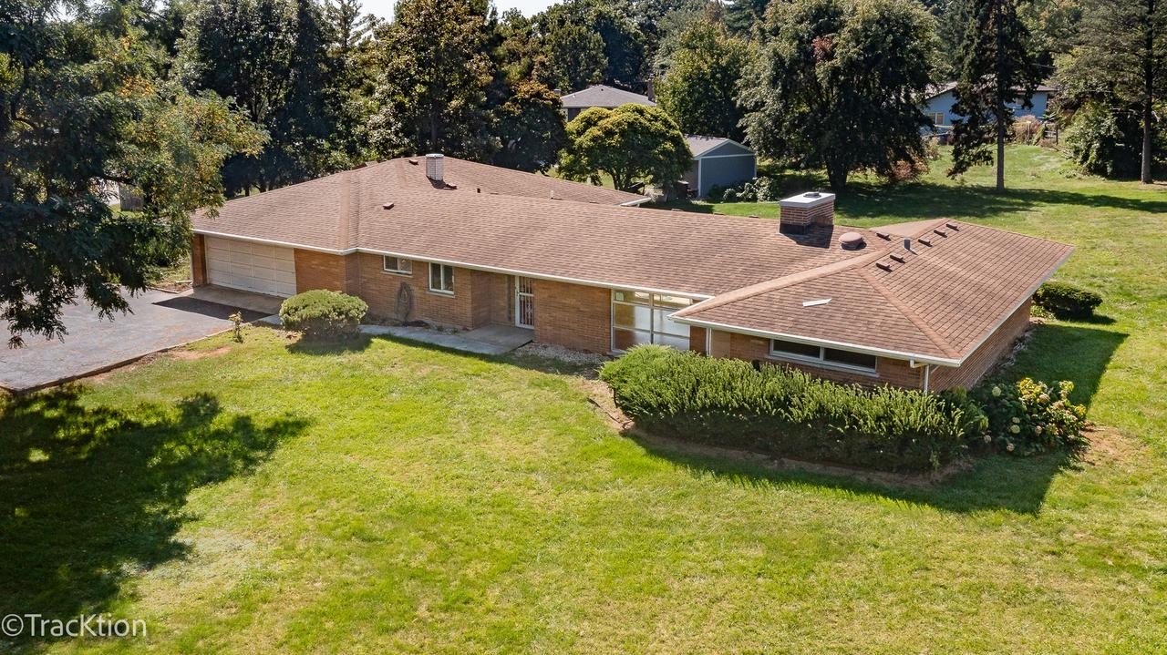 12S440 Lemont Rd., Lemont, IL 60439