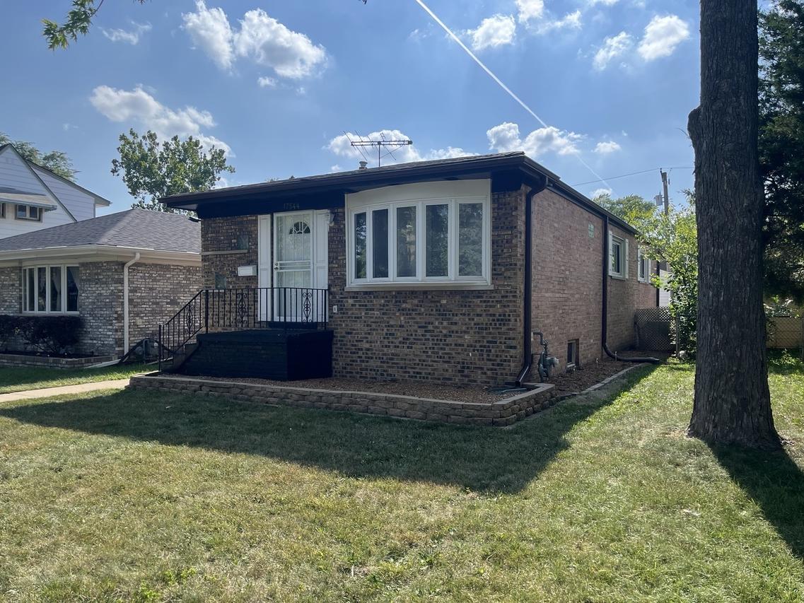 17544 Roy St., Lansing, IL 60438
