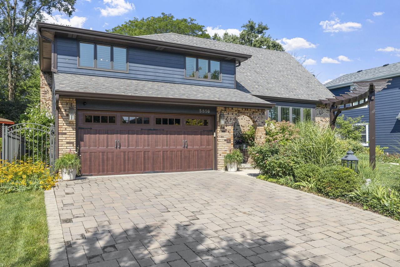 5816 Raintree Ln., Westmont, IL 60559