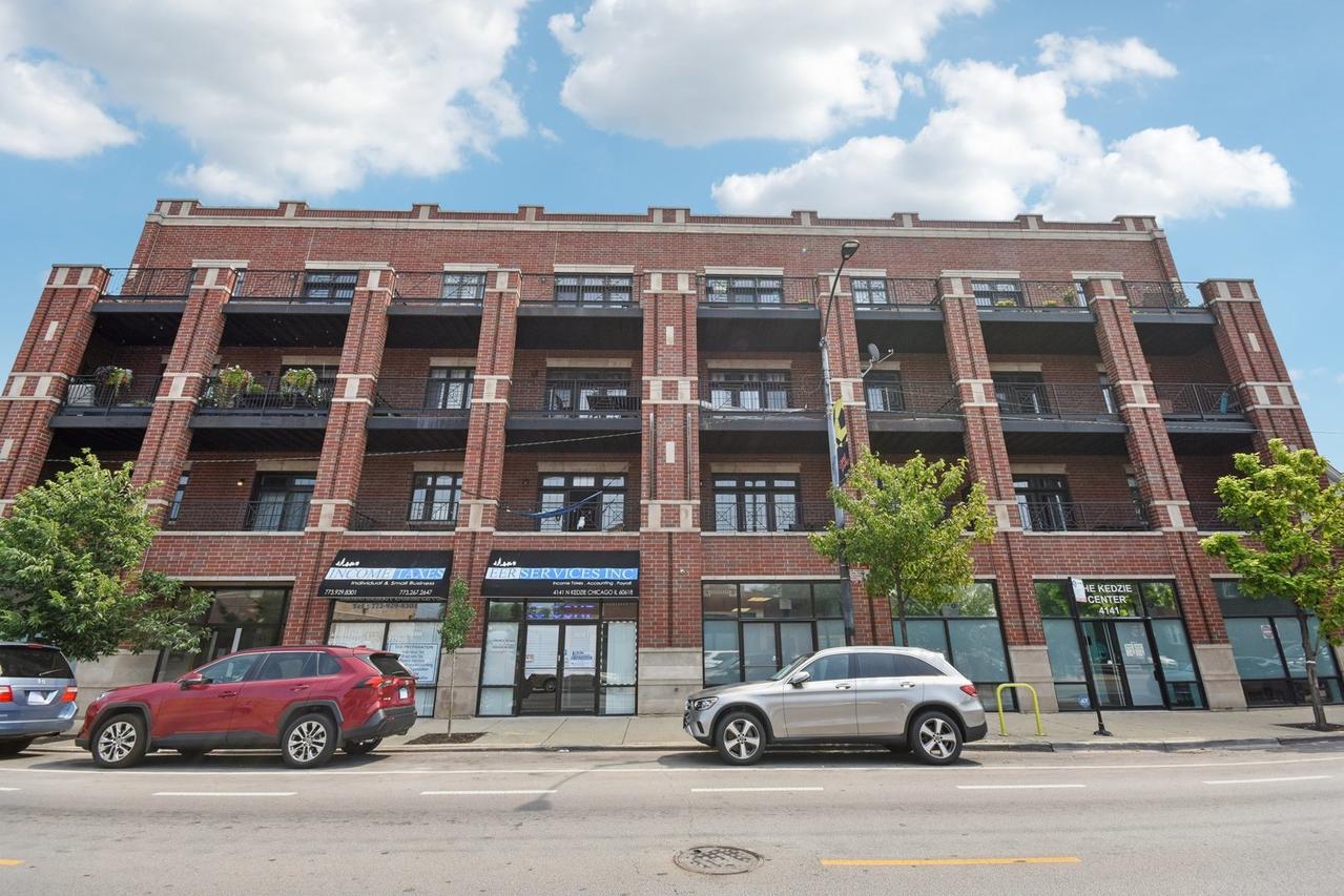 4141 N Kedzie Ave. #307, Chicago, IL 60618