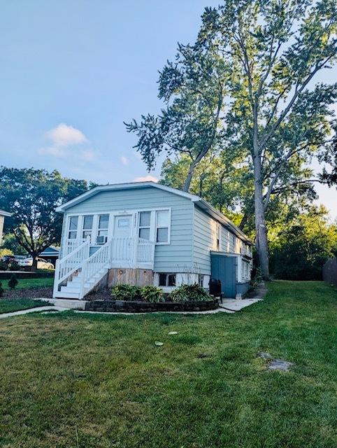 26177 W Lakeview Ave., Ingleside, IL 60041