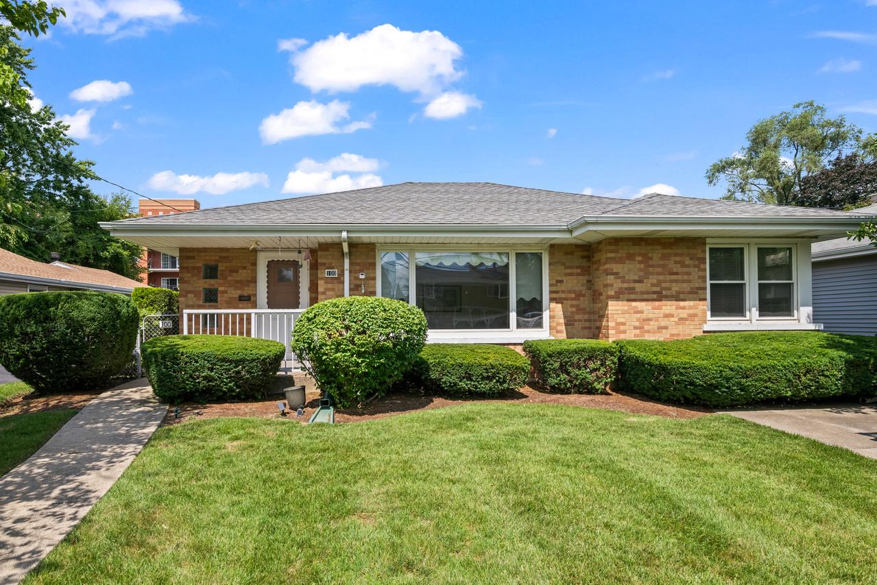 100 E Washington St., Palatine, IL 60067