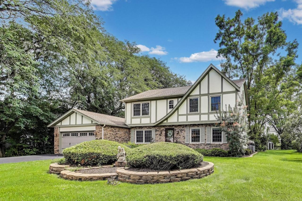 28W409 Leverenz Rd., Naperville, IL 60564