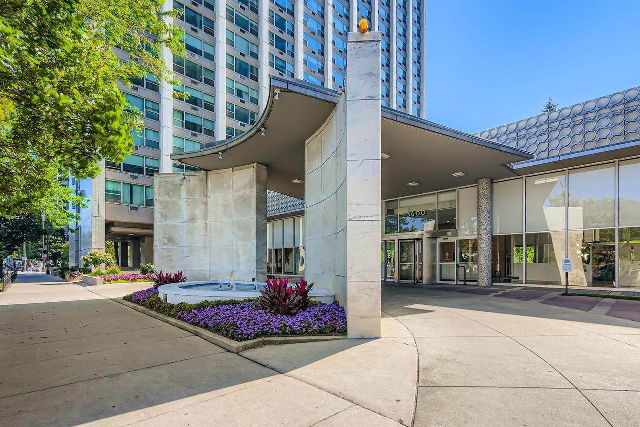 3600 N Lake Shore Dr. #1323, Chicago, IL 60613