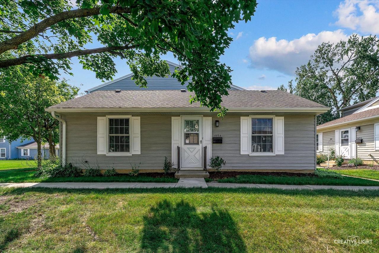 1489 Woodcutter Ln. #A, Wheaton, IL 60189
