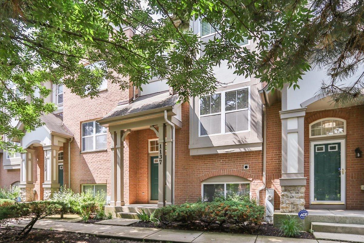 1137 N Claremont Dr., Palatine, IL 60074