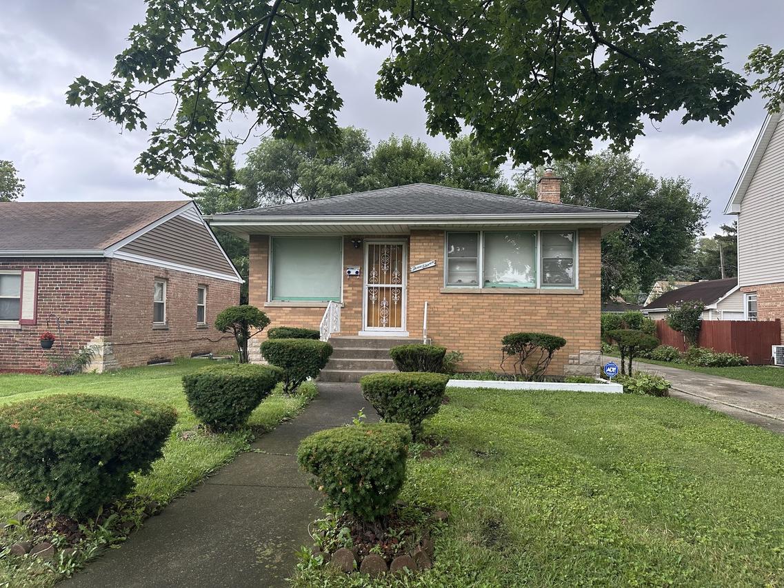 311 Buckthorn Ln., Hillside, IL 60162