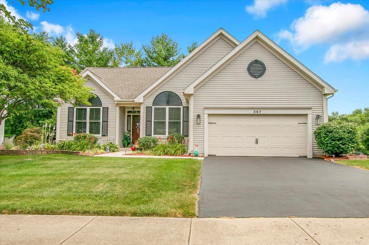 367 Wildwood Dr., North Aurora, IL 60542