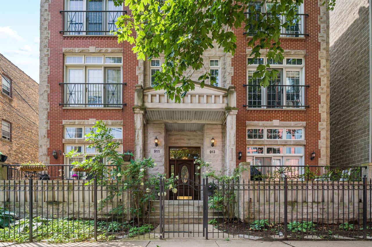 913 W Altgeld St. #4W, Chicago, IL 60614