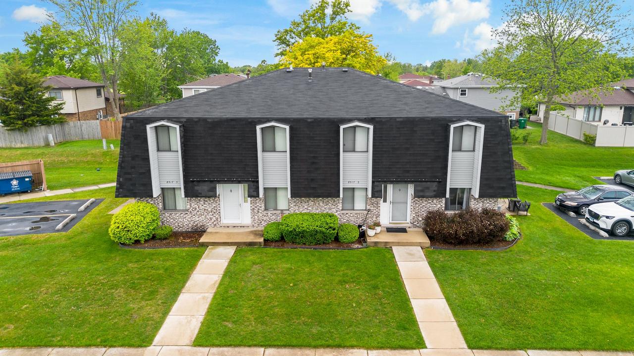 8517 Steven Pl., Tinley Park, IL 60477