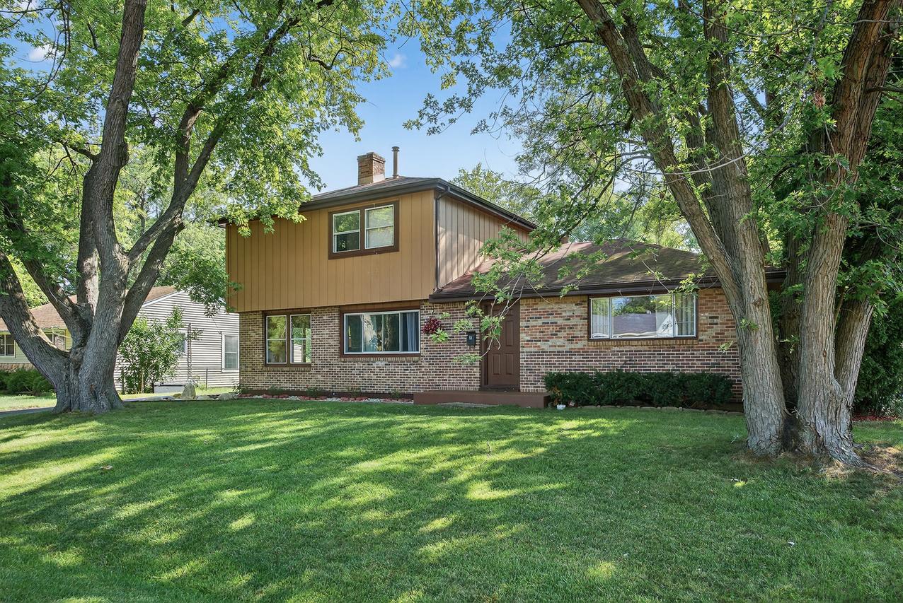 13 Manor Rd., Lake Zurich, IL 60047