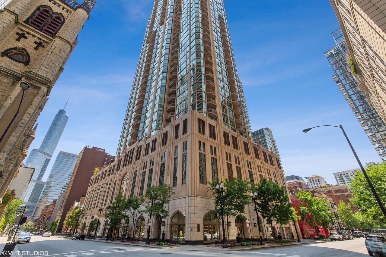 21 E Huron St. #1101, Chicago, IL 60611
