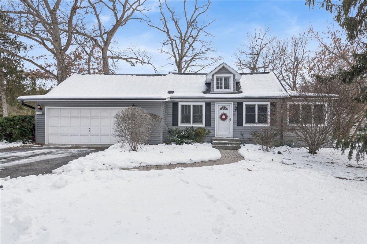 401 E Tower Dr., Tower Lakes, IL 60010