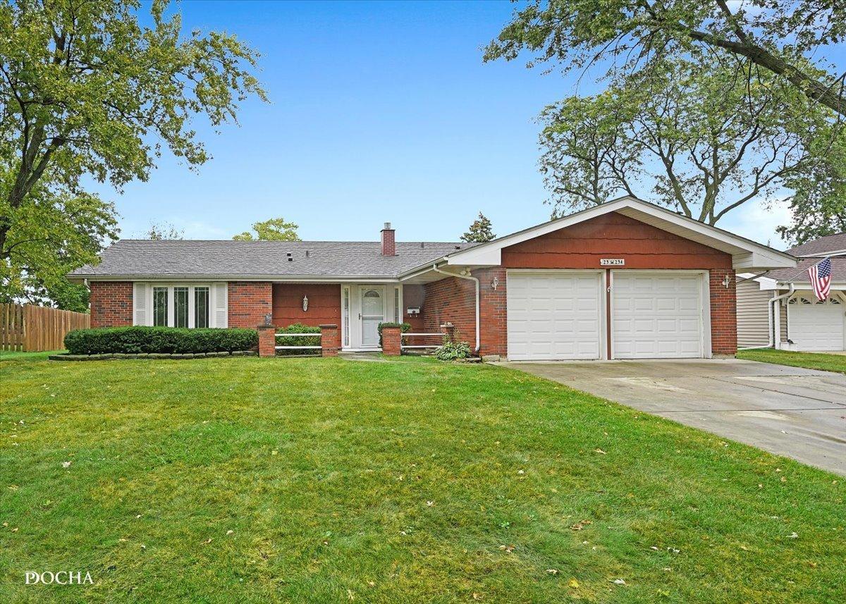 23W234 Woodcroft Dr., Glen Ellyn, IL 60137