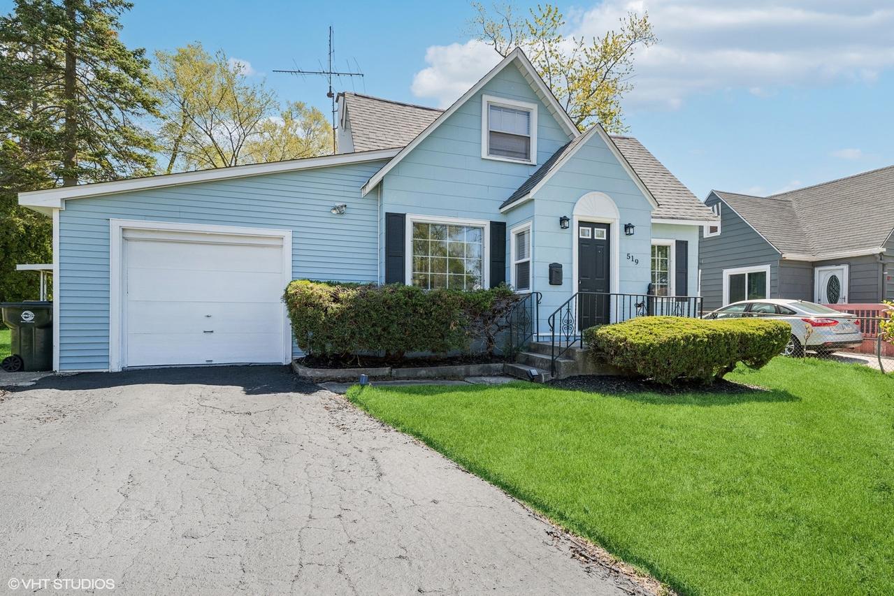 519 Catalpa Dr., Round Lake, IL 60073
