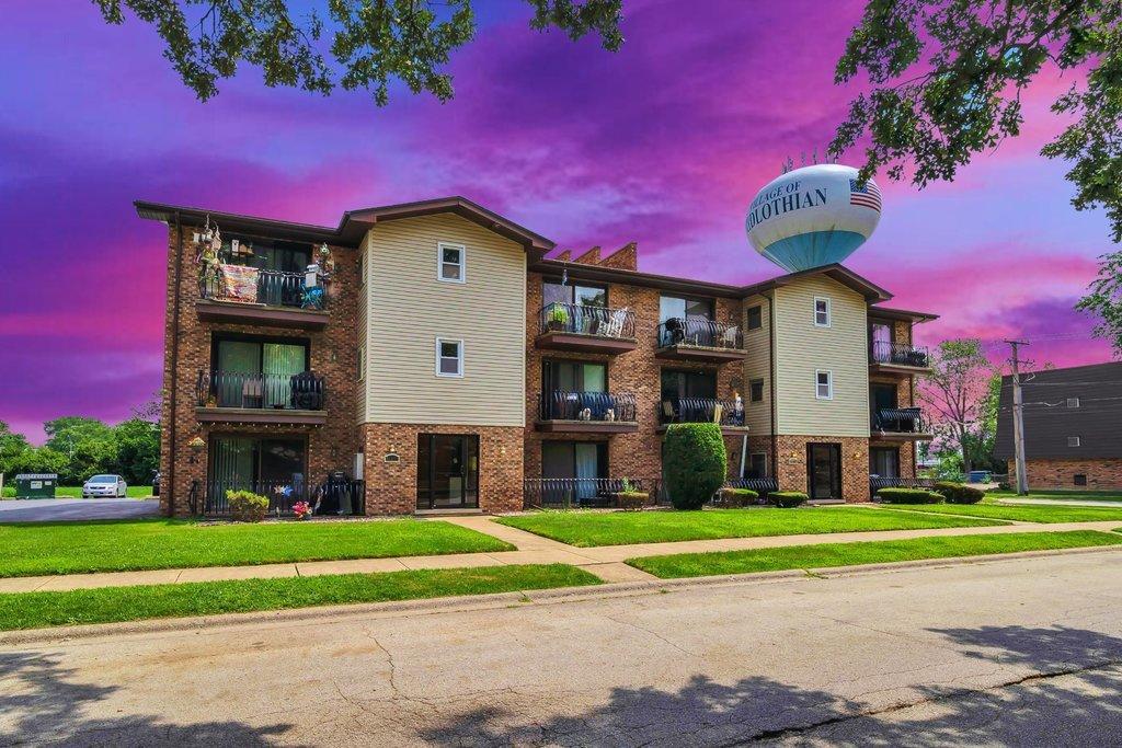 14455 Lamon Ave. #1S, Midlothian, IL 60445