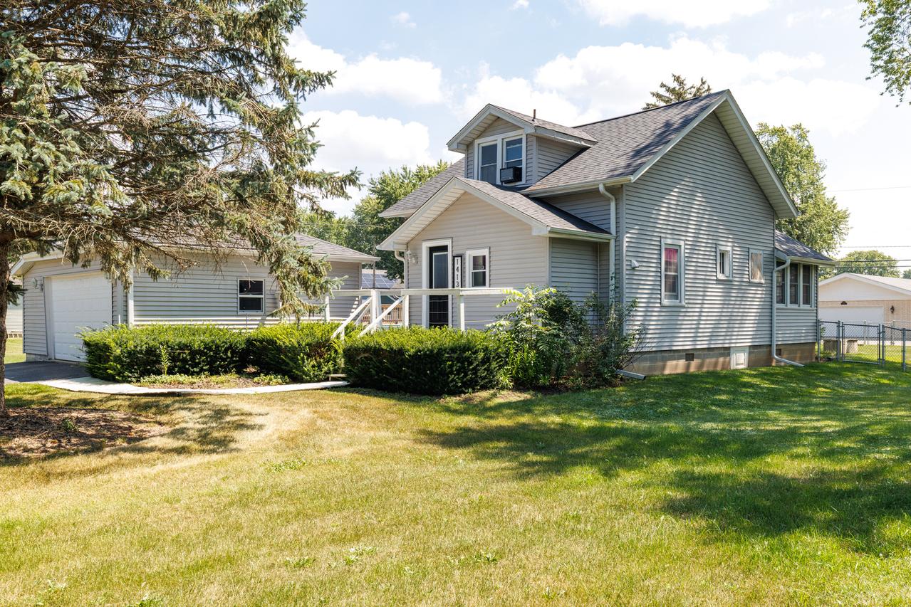 1413 N Sunnyside Dr., Johnsburg, IL 60051