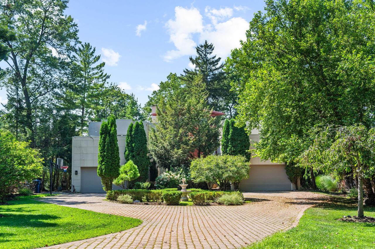 2230 Shady Ln., Highland Park, IL 60035