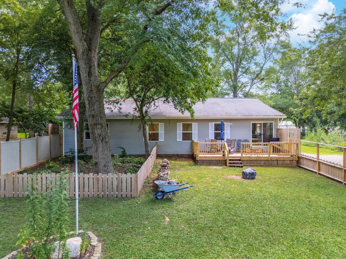 7981 Johnson Ln., Downs, IL 61736