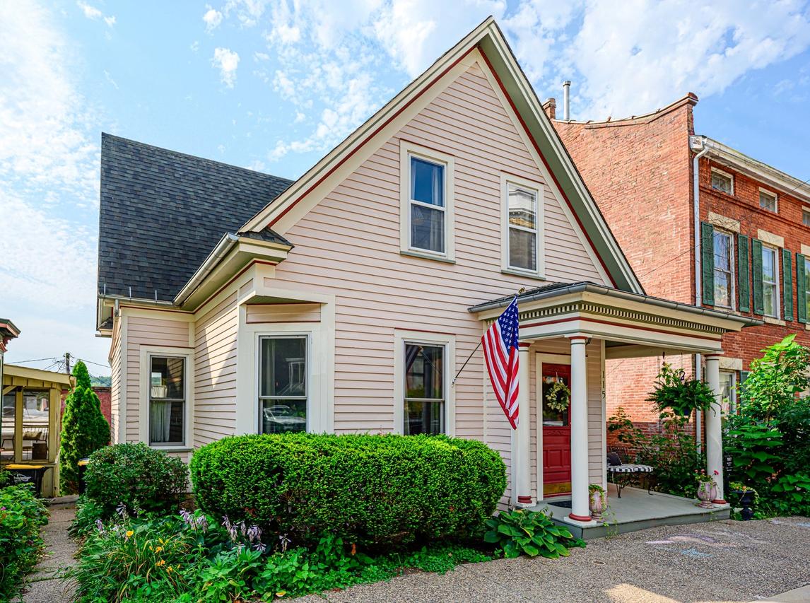 115 N Bench St., Galena, IL 61036