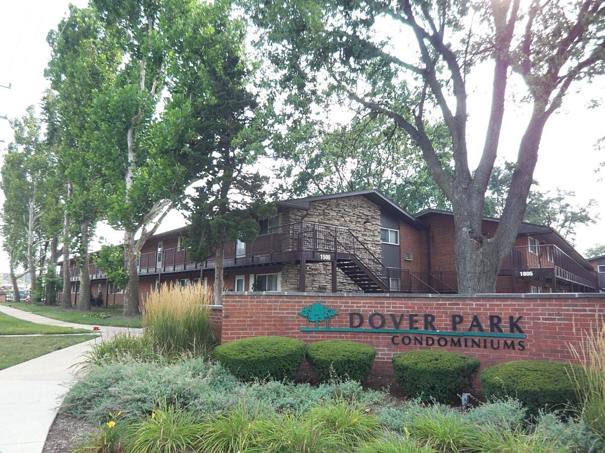1500 S Busse Rd. #2D, Mount Prospect, IL 60056