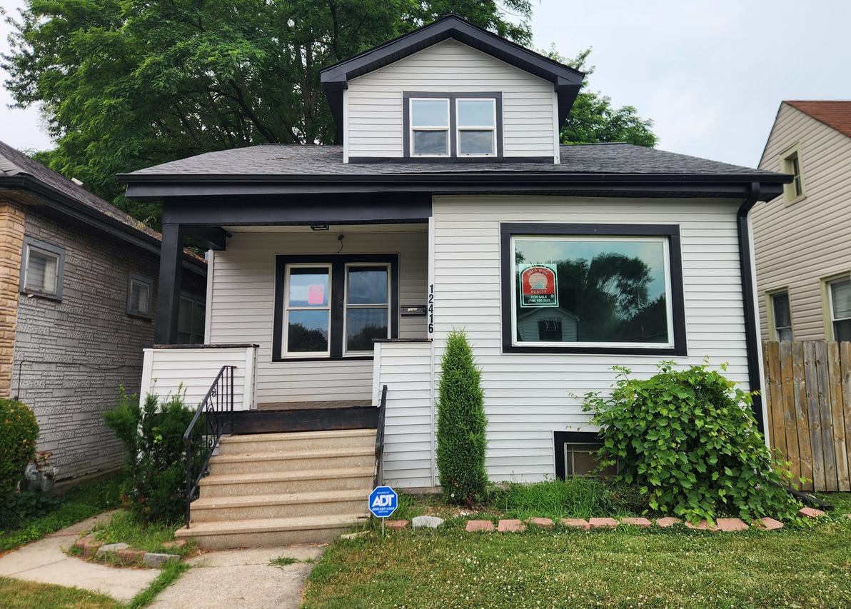 12416 S Carpenter St., Calumet Park, IL 60827