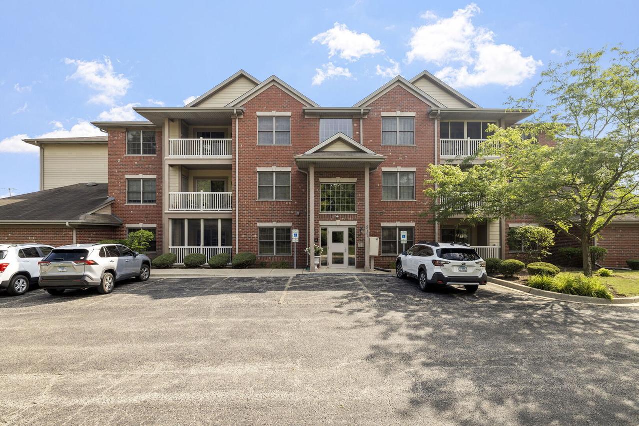 20301 S Pine Hill Rd. #3A, Frankfort, IL 60423
