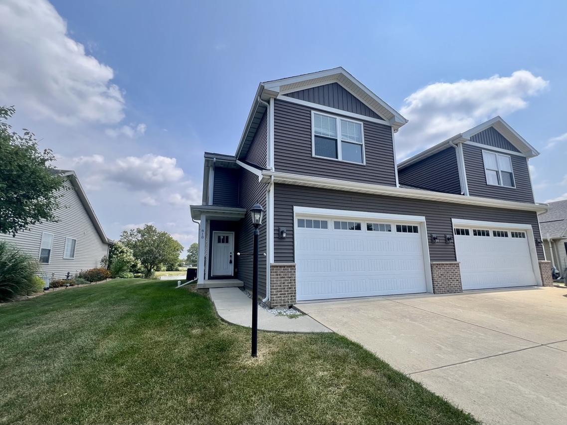 818 Sedgegrass Dr., Champaign, IL 61822