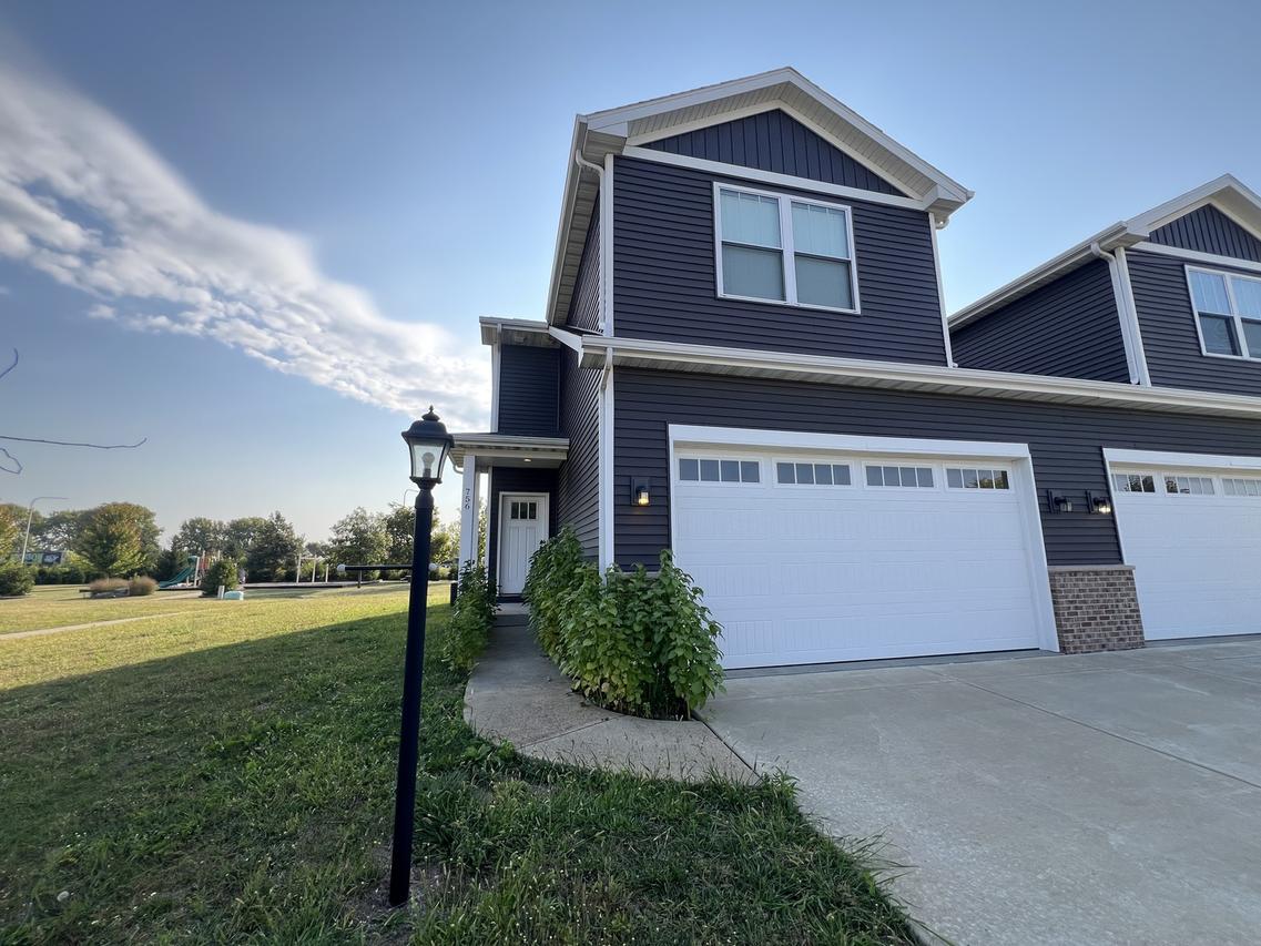 756 Sedgegrass Dr., Champaign, IL 61822