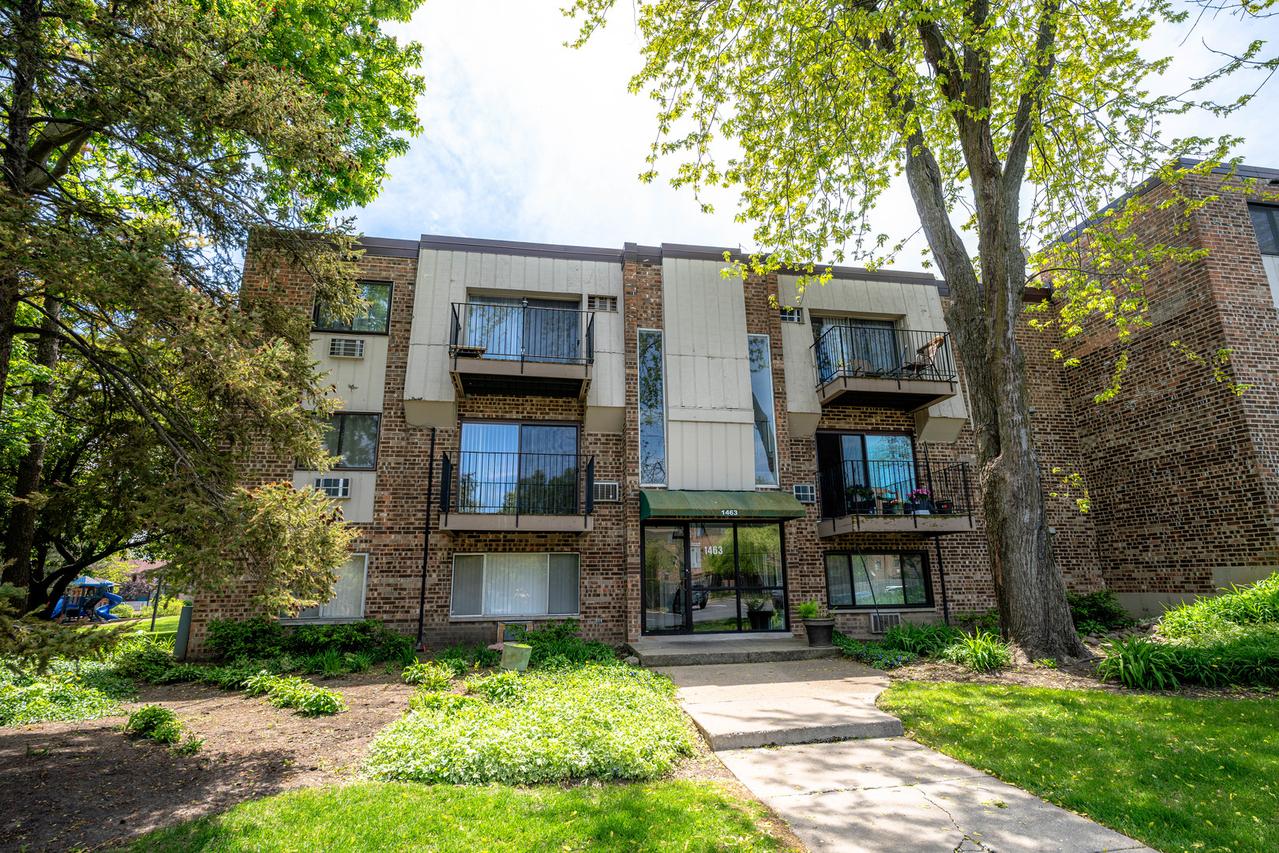 1463 N Winslowe Dr. #102, Palatine, IL 60074