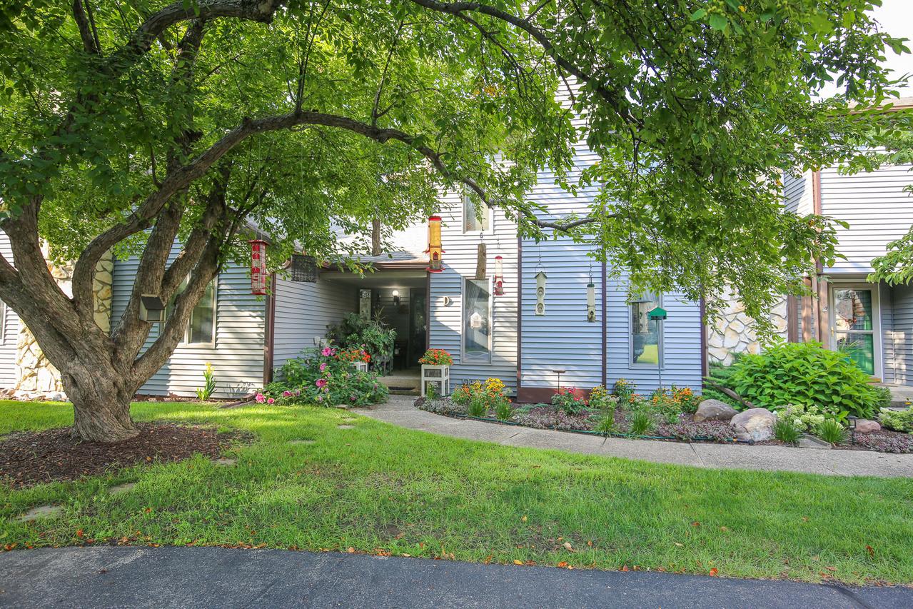 209 Fox Trot #D, Dixon, IL 61021
