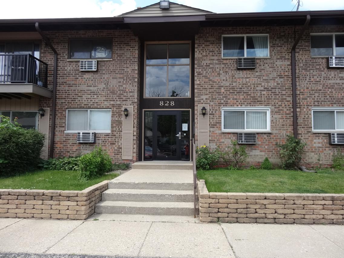 828 E Old Willow Rd. #109, Prospect Heights, IL 60070