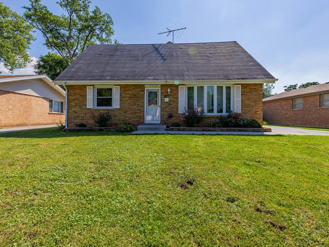 14539 Avers Ave., Midlothian, IL 60445