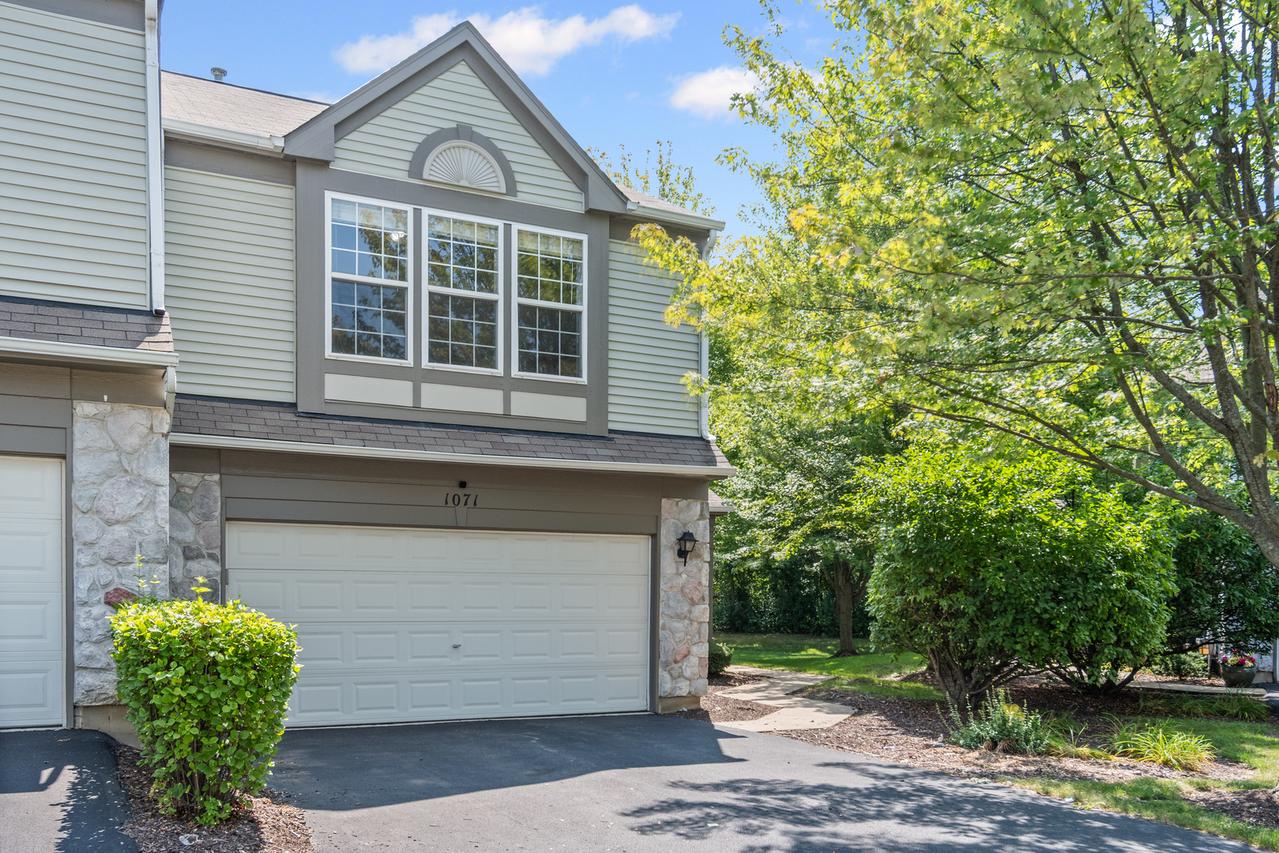 1071 Stamford Ct., Aurora, IL 60502