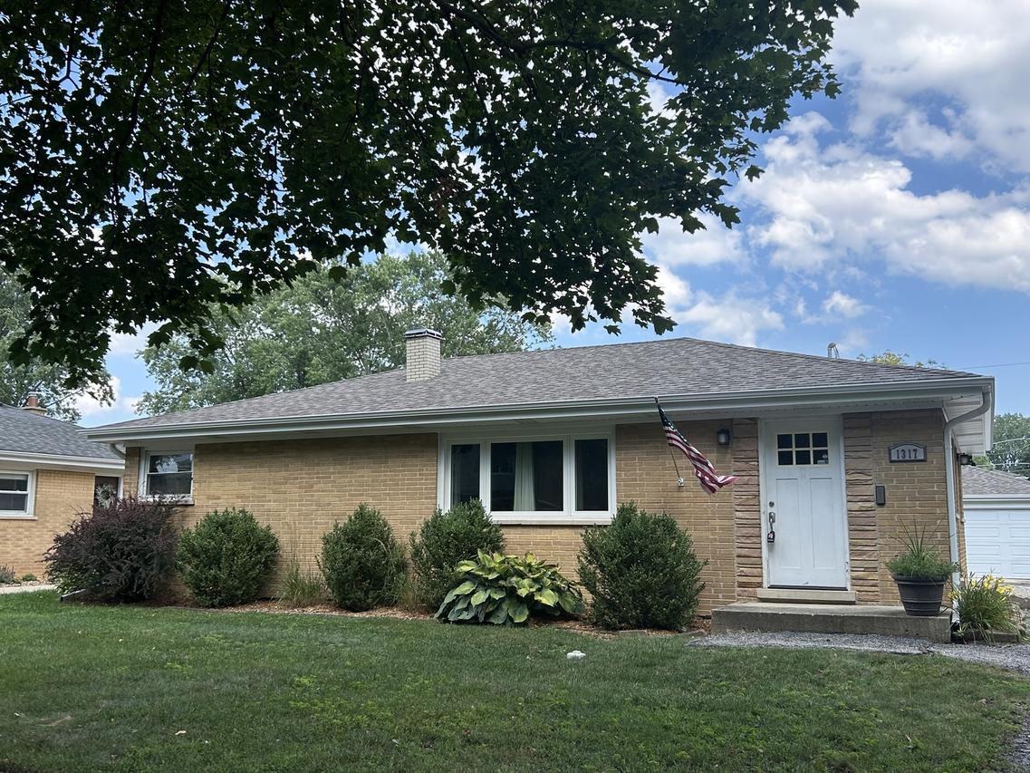 1317 N Mitchell Ave., Arlington Heights, IL 60004