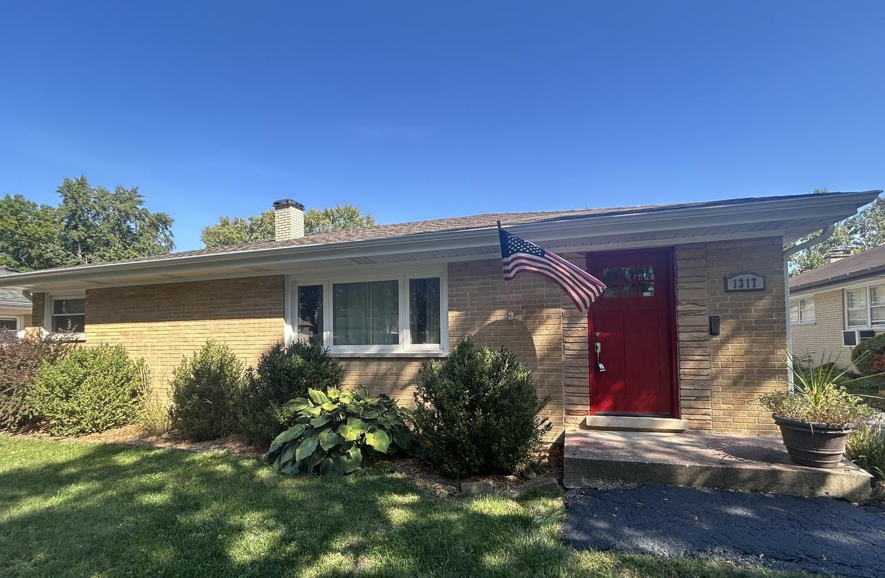 1317 N Mitchell Ave., Arlington Heights, IL 60004