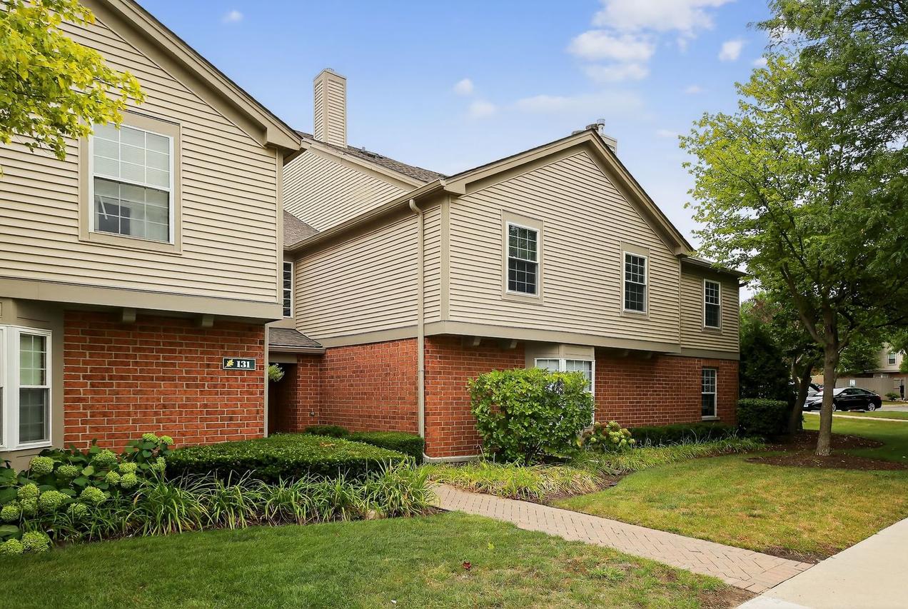 131 Kristin Cir. #5, Schaumburg, IL 60195