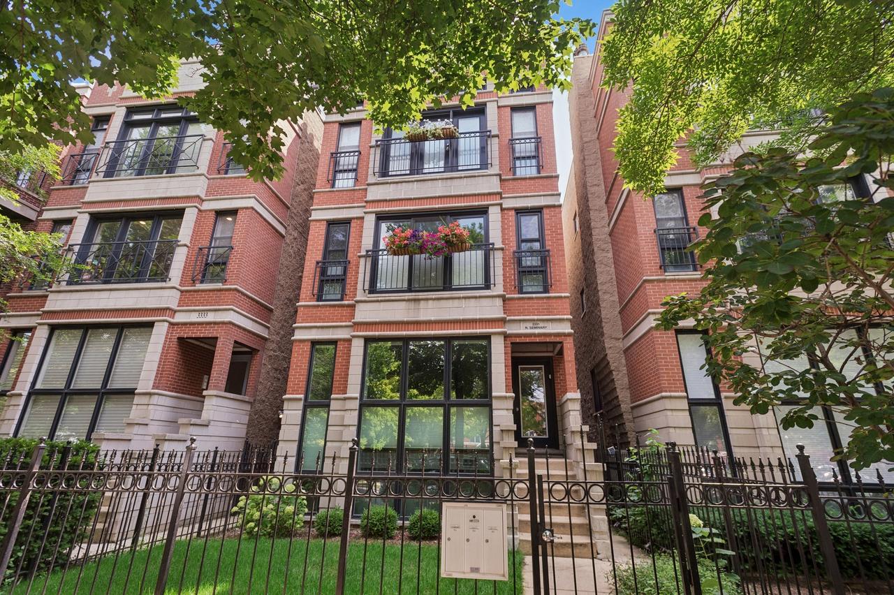 3331 N Seminary Ave. #3, Chicago, IL 60657