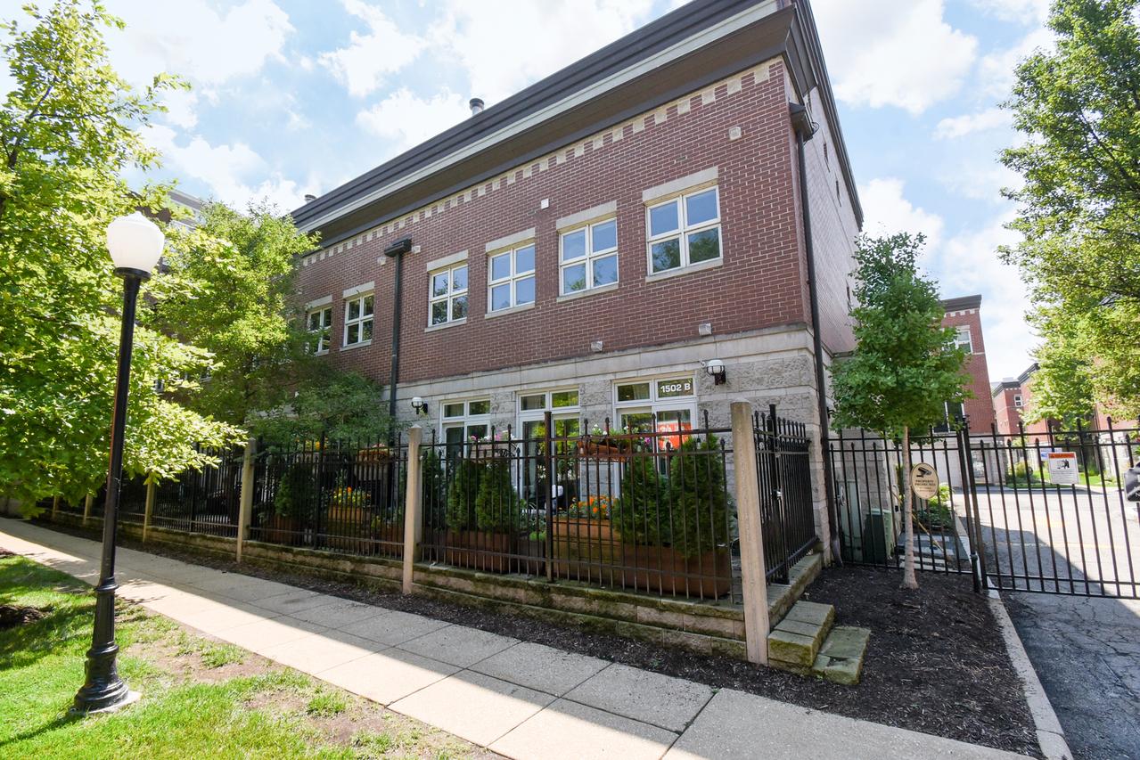 1502 S Prairie Ave. #B, Chicago, IL 60605
